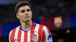 La búsqueda del '9' en el Barça sigue condicionada por la postura del Atlético sobre Julián Álvarez