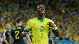 Vinícius doblega a Escocia y Brasil cierra el grupo como líder invicto