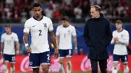 Inglaterra tropieza en el Mundial por su debilidad en el lateral derecho