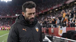 El crédito de Corberán se reduce y crece el malestar en el Valencia