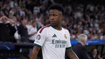 Bronca en el Bernabéu: el Madrid gana con sufrimiento y deja tensión en la grada y en la banda