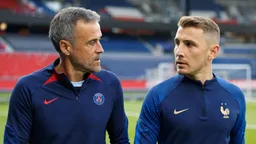 Luis Enrique busca refuerzo en la banda izquierda: el PSG negocia el regreso de Lucas Digne