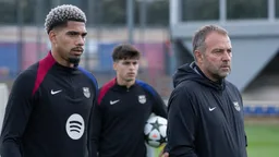 Barça busca central tras la posible salida de Araújo; Fariñas destaca en la pretemporada