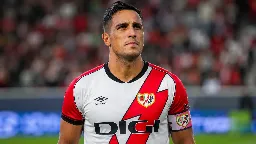 Óscar Trejo pide la salida de la directiva del Rayo Vallecano tras el traslado a Butarque