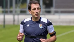 Mikel Oyarzabal inicia la pretemporada con la Real Sociedad ante el estreno liguero