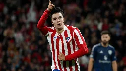 Arnau Ortiz marca al Manchester United y reivindica su sitio en el Atlético