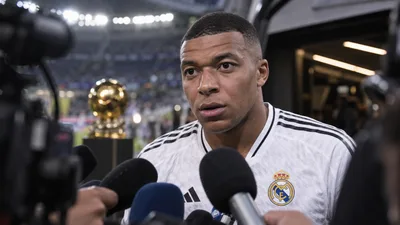 Críticas y sorpresa en Francia por la campaña de Mbappé para el Balón de Oro