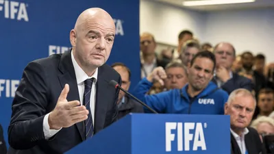 Propuesta de FIFA para crear filial que comercialice Mundial genera críticas de UEFA y aficionados