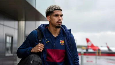 Ronald Araújo viaja a Inglaterra condicionado por una posible cesión al Liverpool