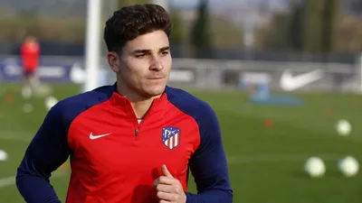 Julián Álvarez se reincorpora al Atlético de Madrid condicionado por la polémica de su futuro
