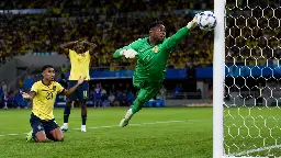 Ecuador se estrella ante el muro de Curazao y queda al límite en el Mundial