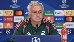Mourinho y tres exárbitros cuestionan el penalti del Real Madrid ante el Betis