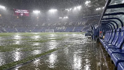 La lluvia suspende el Levante-Athletic y dificulta la salida del Ciutat de València