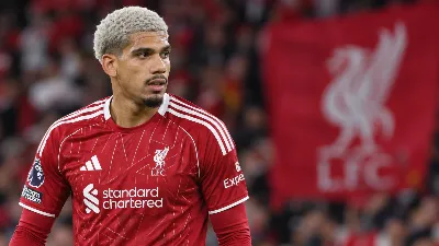 El Liverpool valora la opción de compra de Araujo tras su buen inicio en Inglaterra