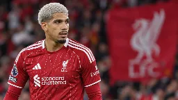 El Liverpool valora la opción de compra de Araujo tras su buen inicio en Inglaterra