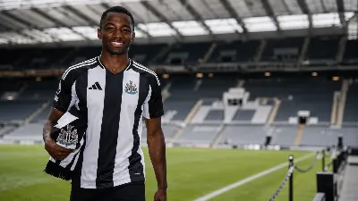 Newcastle ficha a Touré como relevo tras la marcha de Gordon al Barcelona