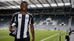 Newcastle ficha a Touré como relevo tras la marcha de Gordon al Barcelona