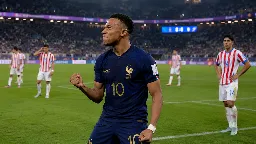 Francia avanza a cuartos con dudas tras vencer a Paraguay con un penalti de Mbappé