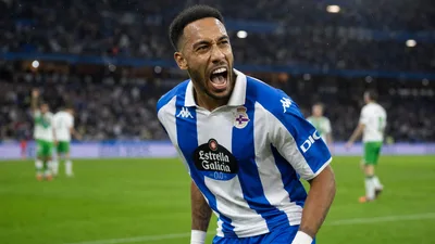 Aubameyang debuta con gol, pero el Dépor no evita el empate ante el Elche