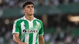 Facundo Bernal recibe cuatro partidos de sanción y el Betis recurrirá