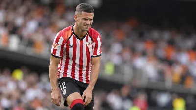 Guruzeta se lesiona la rodilla en Mestalla y abandona el partido ante el Valencia