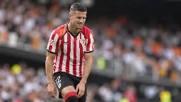 Guruzeta se lesiona la rodilla en Mestalla y abandona el partido ante el Valencia