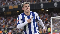 Barrenetxea ilumina Mestalla y vuelve a poner el foco en su continuidad