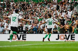 El Racing vuelve a Primera por todo lo alto y planta cara al Villarreal en un estreno de locura