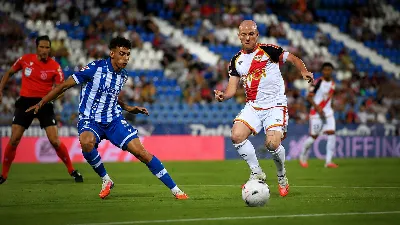 Rayo Vallecano y Alavés empatan en Butarque con goles de Camello y Mariano