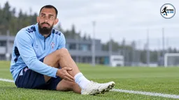 Borja Iglesias estará alrededor de seis semanas de baja por una lesión en el sóleo
