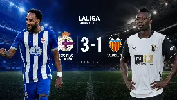 El Deportivo supera al Valencia en Riazor y consigue su primera victoria