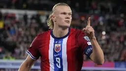 Haaland marca un doblete en su debut mundialista con Noruega