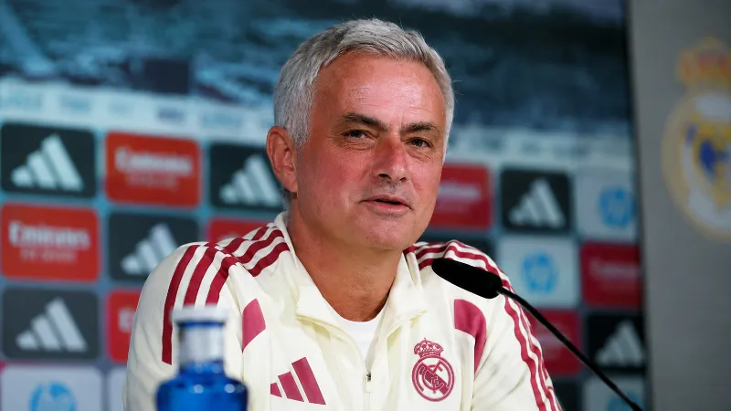 Mourinho marca territorio con Asencio: “Errores cometemos todos, pero acumulados es otra cosa”