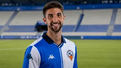 Édgar González eleva la defensa del Sabadell en su regreso a LaLiga Hypermotion