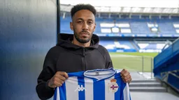 Deportivo vincula a Aubameyang en su apuesta por un delantero de experiencia