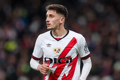 El Rayo Vallecano condicionado por los movimientos del mercado en defensa