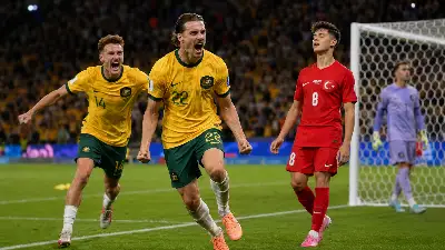 Australia golpea primero y apaga el estreno mundialista de la Turquía de Güler