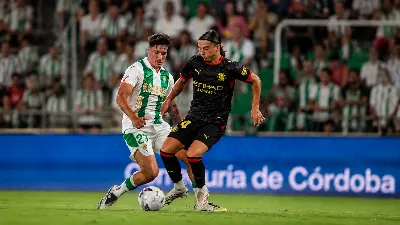 El Córdoba golpea al Girona, firma su primera victoria y convierte El Arcángel en una fortaleza