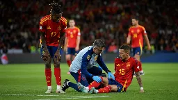 España llega a dieciseisavos con solidez defensiva y dudas por las lesiones de Nico Williams y Yeremy Pino