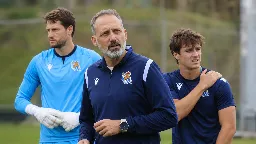 La Real Sociedad confirma a Remiro y gestiona las bajas