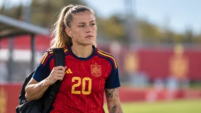 Claudia Pina causa baja con España y regresa a Barcelona