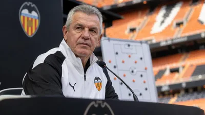 Javier Aguirre inicia su etapa en el Valencia con el foco en el Racing y el diagnóstico de la plantilla
