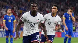 Balogun y Tillman sostienen el sueño de Estados Unidos en una noche de carácter