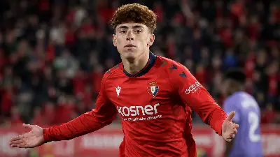Liverpool negocia la posible incorporación de Víctor Muñoz tras activar su cláusula de rescisión