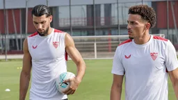 Sevilla gestiona el futuro de Rafa Mir y Rubén Vargas en un mercado condicionado por la necesidad de oxígeno financiero