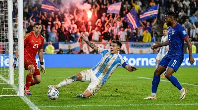 Lisandro Martínez salva a Argentina en la prórroga ante Cabo Verde en el Mundial