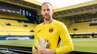 El Villarreal aúna experiencia en la portería con Péter Gulácsi