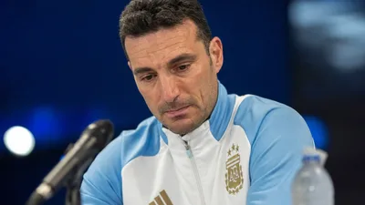 Scaloni pide tiempo para decidir su futuro: "Cumplo el contrato en diciembre y hay que pensarlo"