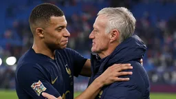 Mbappé, doblete y récord en la despedida de Deschamps