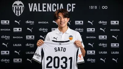 Ryunosuke Sato, presentado como jugador del Valencia CF